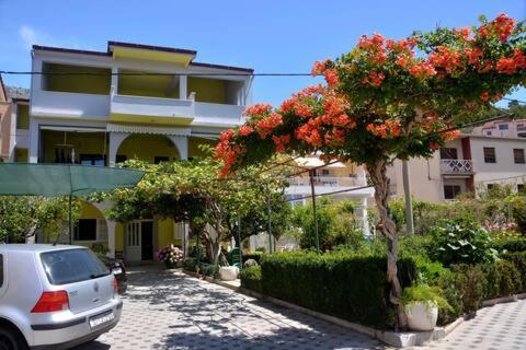 Villa Vlade- From The Heated Pool To The Beach In 1 Minute Jesenice  Exterior photo